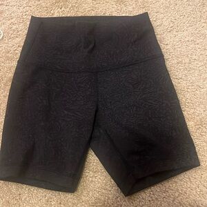 Lulu lemon biker shorts size 4